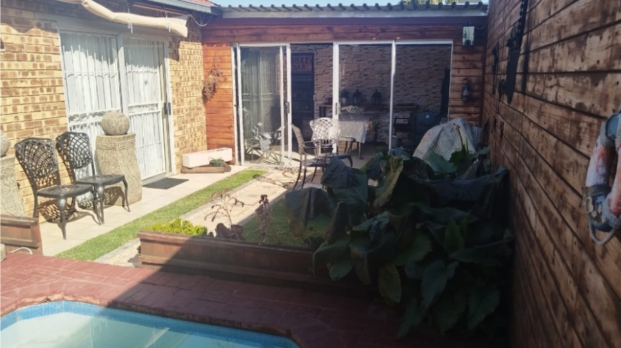 To Let 1 Bedroom Property for Rent in Fauna Free State
